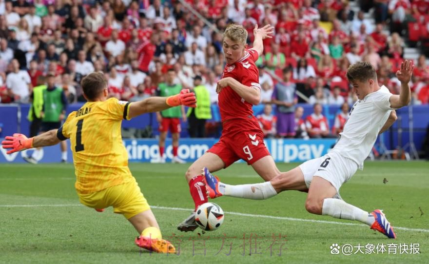 单扛强突+MVP!22岁中锋带队进决赛:离开曼联半年12球3助 单扛强突+MVP!22岁中锋带队进决赛:离开曼联半年12球3助